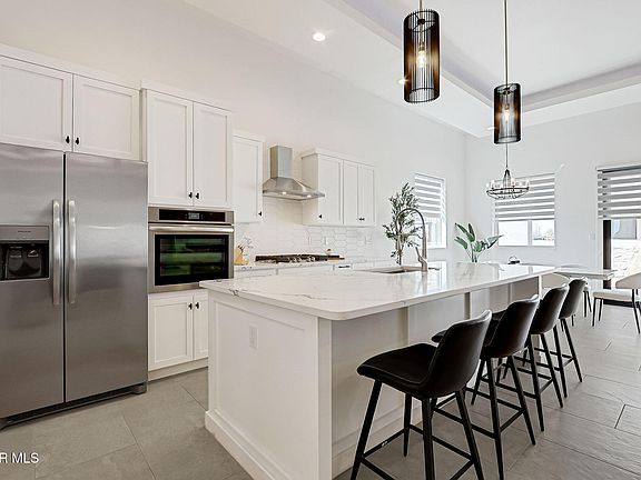 4th image of 961 Ada Ln