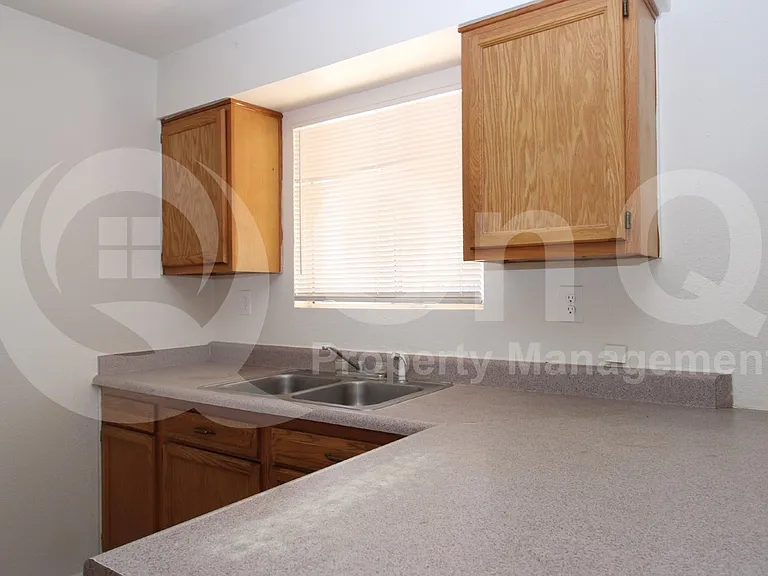 518 W 14th St — Photo 4