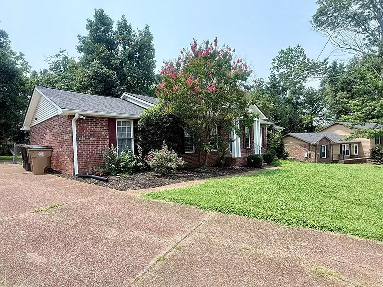 3533 Wood Bridge Dr — Photo 2