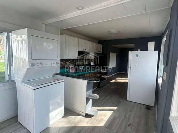 3rd image of 446 Hillside Rd