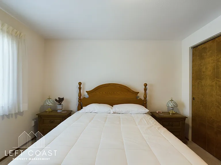 890 SW 7th St — Photo 33