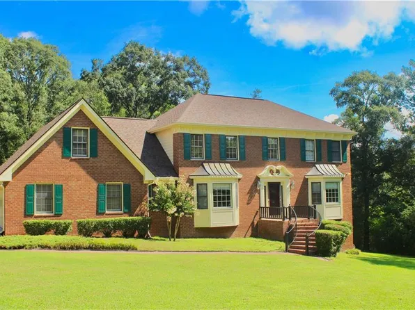 4805 Mystere Ln, Lilburn, GA 30047