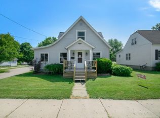 162 S State St, Sparta, MI 49345