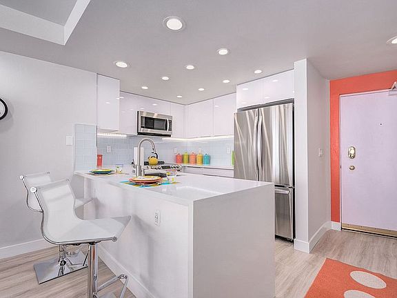 4th image of 700 E Ocean Blvd Unit 3101