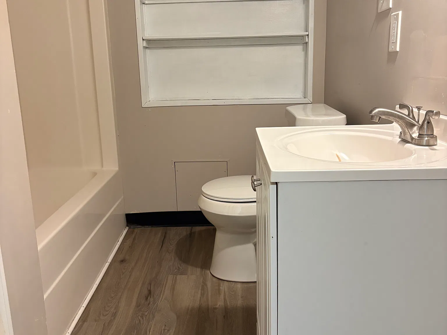 Studio, $800 — Photo 2