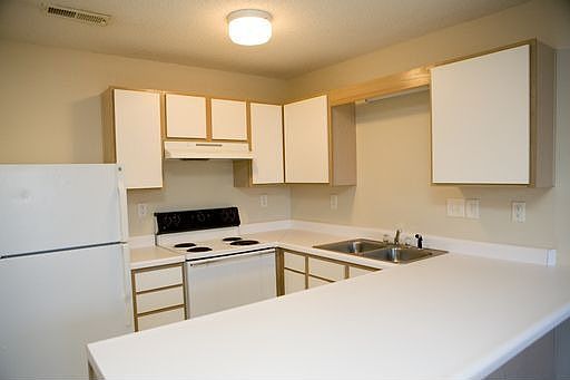 2nd image of 1348 Lees Chapel Rd APT D