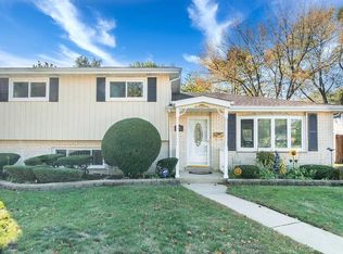 749 Willow Gln, Addison, IL 60101