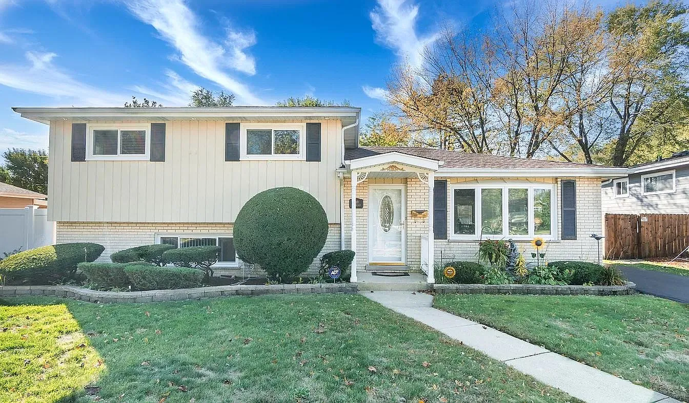 749 Willow Gln photo 1