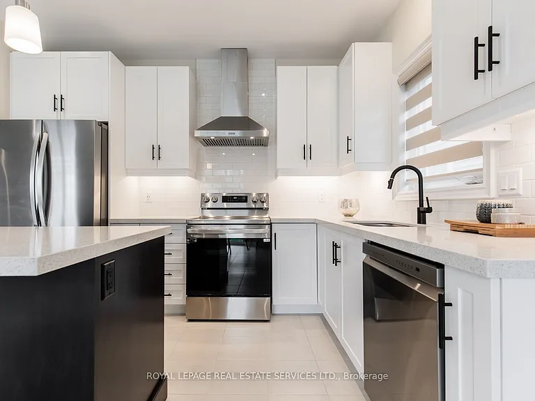 42 Beachwalk Cres — Photo 14