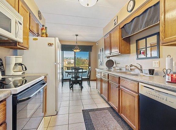 4th image of 9910 Treetop Dr APT 2E