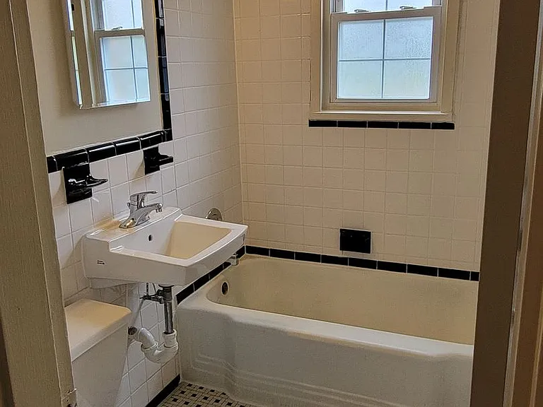 Lee Albemarle Apartments — Photo 32