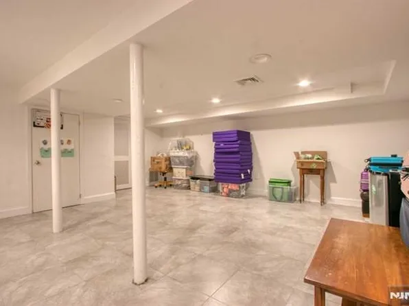 59 Buff Rd, Tenafly, NJ 07670