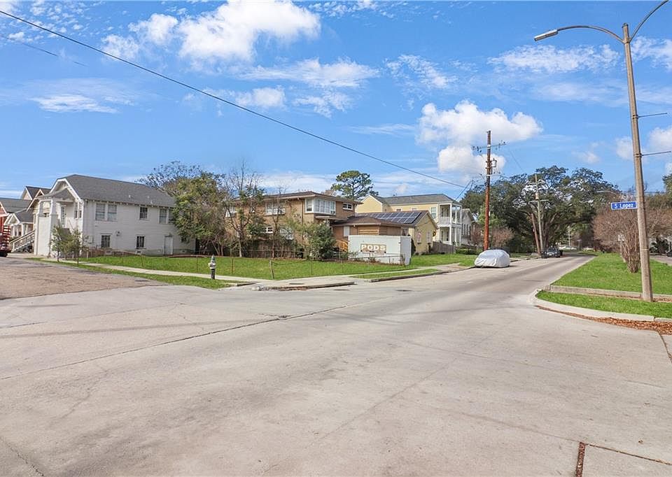 2nd image of 4402 Fontainebleau Dr