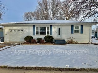 1704 Parkway Dr, Burlington, IA 52601