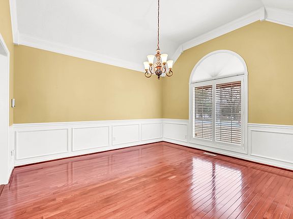 5th image of 453 Stonemeadow Rd