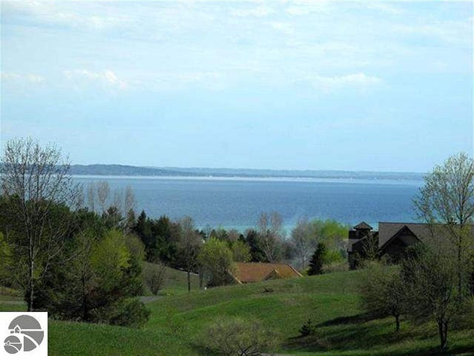 1st image of S Bay Valley Dr