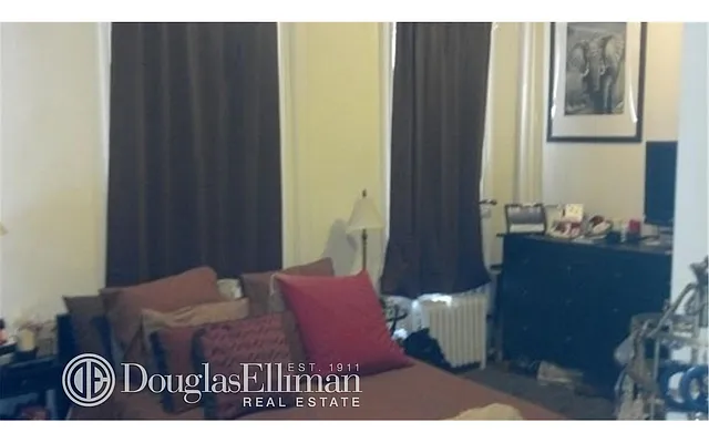 Rented by Douglas Elliman | media 23