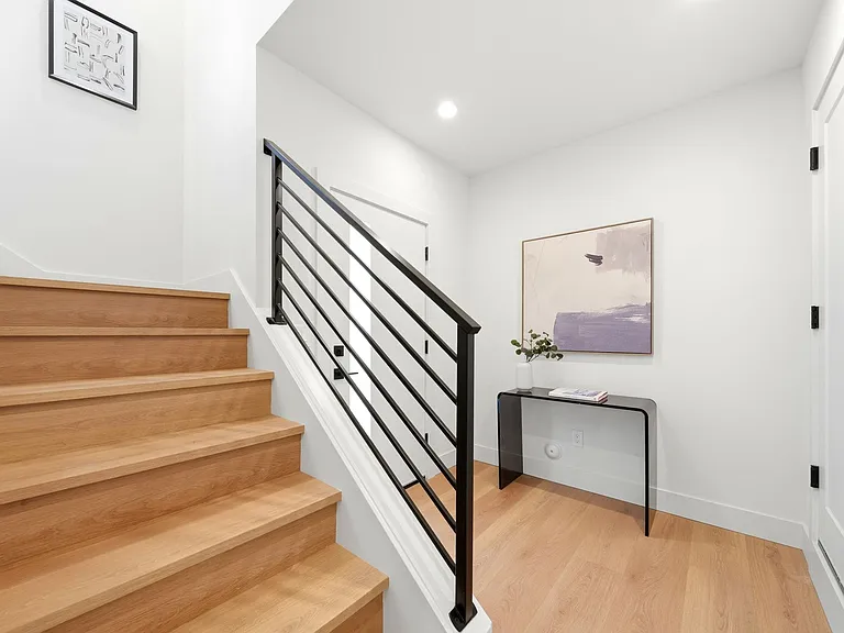 4709 SW Hinds St — Photo 8