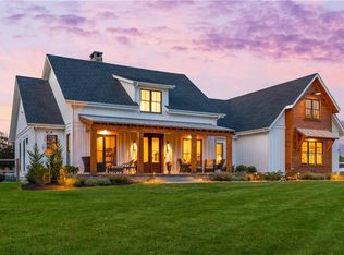 12 Taylor Rd, Portsmouth, RI 02871