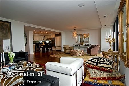 3rd image of 2314 N Lincoln Park W APT 6N