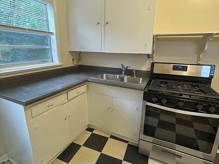 912 Oxmoor Rd #3 — Photo 41