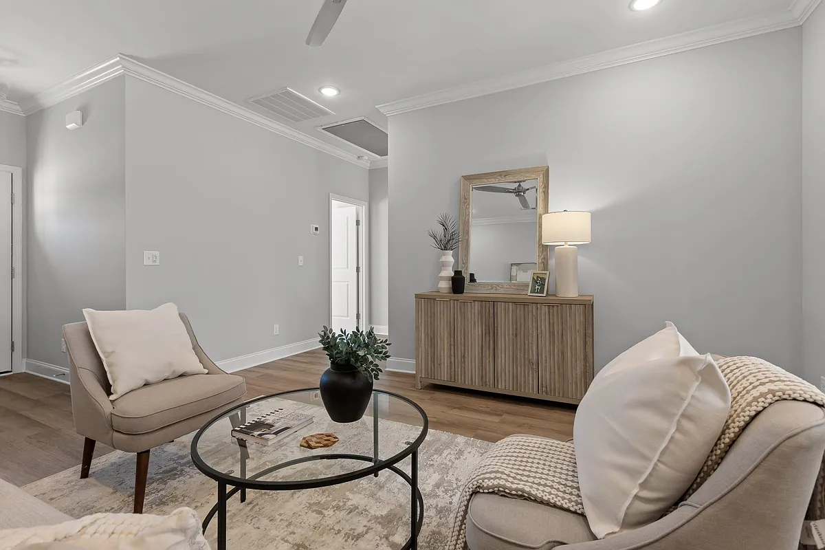 Building Photo - 332 Bellingham Dr NE #332