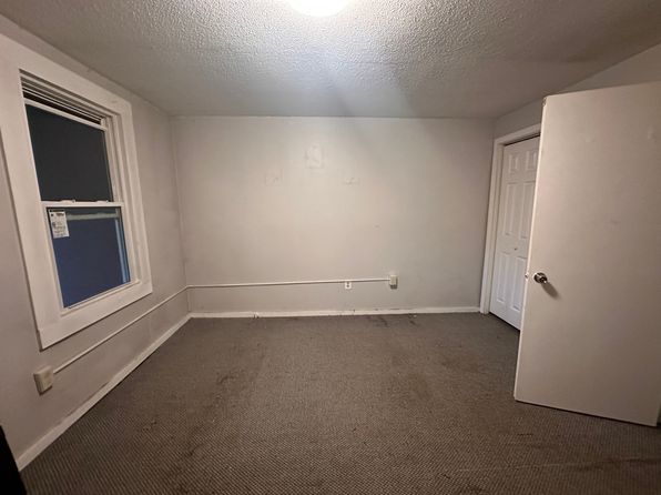 21 Greenwoods Ave #4