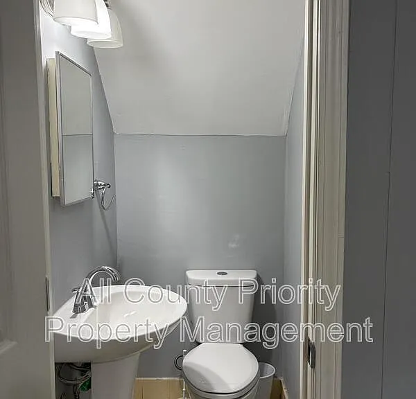 1706 Carolina St E #A — Photo 14