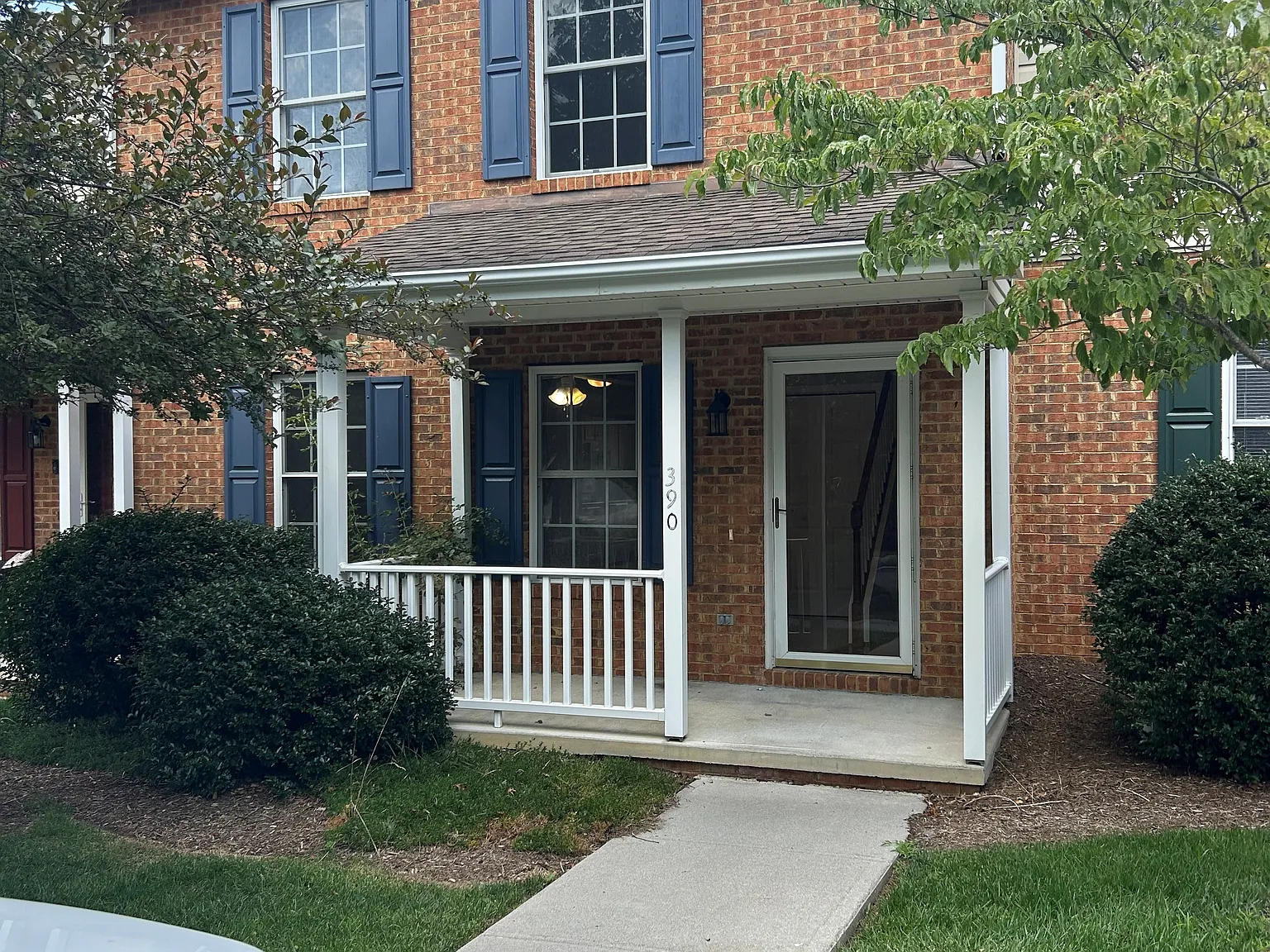 3 bed, 2.5 bath, 1540 sqft, $1,585 — Photo 1