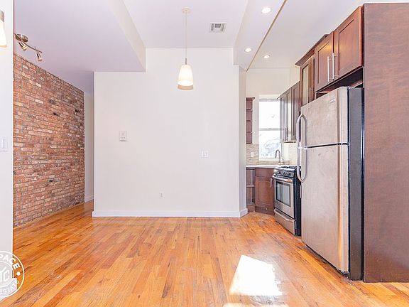 3rd image of 778 Lincoln Pl #4R1X