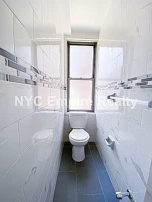 5th image of 301 E 38th St APT 3F