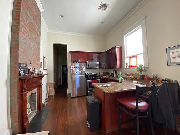 3rd image of 3628 Laurel St