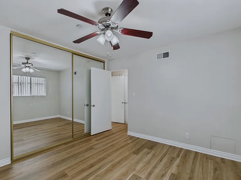 elm142 — Photo 9
