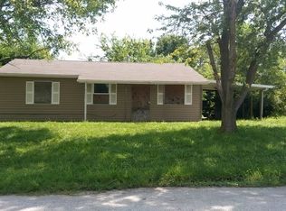 1202 Saint Margaret Dr, Cahokia, IL 62206