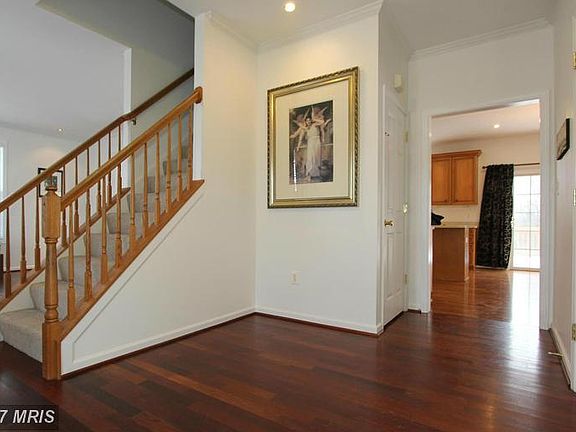 3rd image of 119 Deerwoods Pl