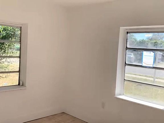 3rd image of 775 Harem Ave
