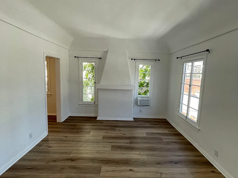 238 N Clark Dr #7 — Photo 26