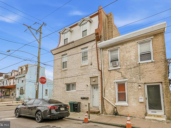 2nd image of 2638 Pratt St