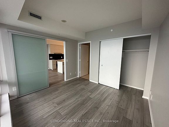 2nd image of 1 Bloor St E #D6a8381d2