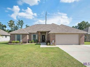 9190 Cypress Lake Dr, Denham Springs, LA 70726