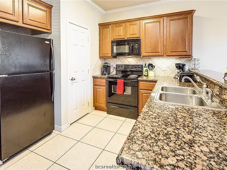 103 Forest Dr — Photo 3