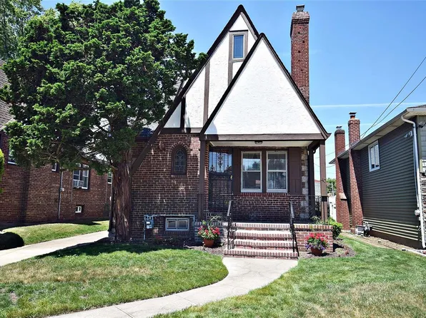 47 Evergreen Avenue, Lynbrook, NY 11563