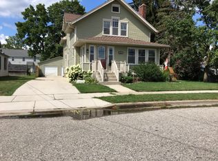 517 Chatham St, Lowell, MI 49331
