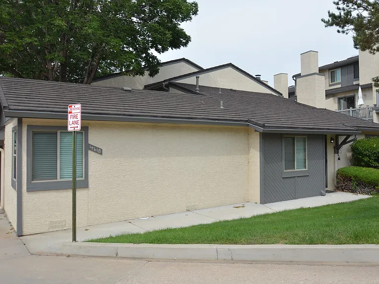 4618 Excalibur Ct — Photo 21