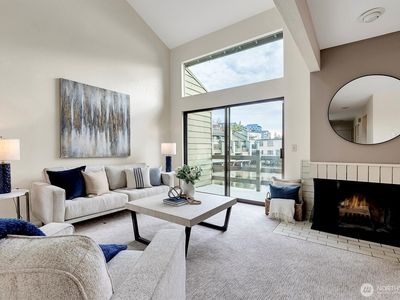 7 Lake Bellevue Drive #206, Bellevue, WA, 98005