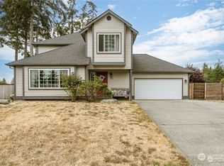 1022 SW Kittitas Ct, Oak Harbor, WA 98277