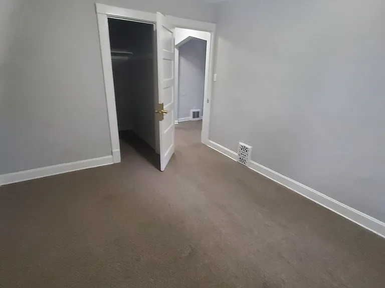 8727-8729 W Maple St. (Duplex) — Photo 5