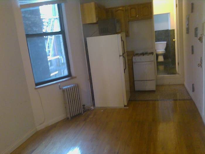 2nd image of 201 E 29th St