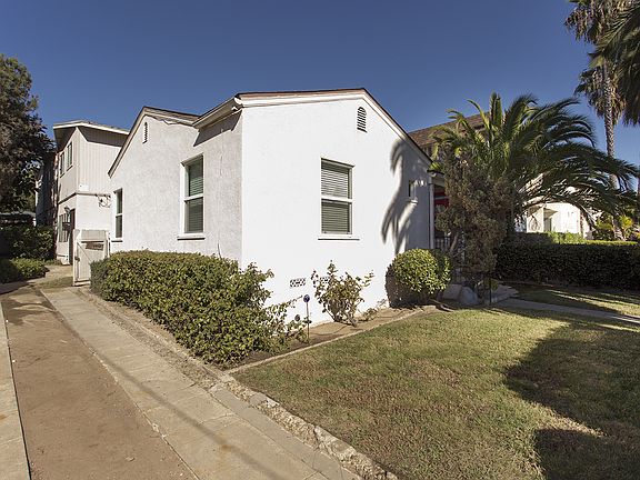 2nd image of 1620-26 Emerald St #1622