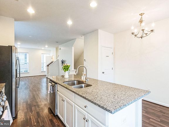 4th image of 145 Prado Ln #2804